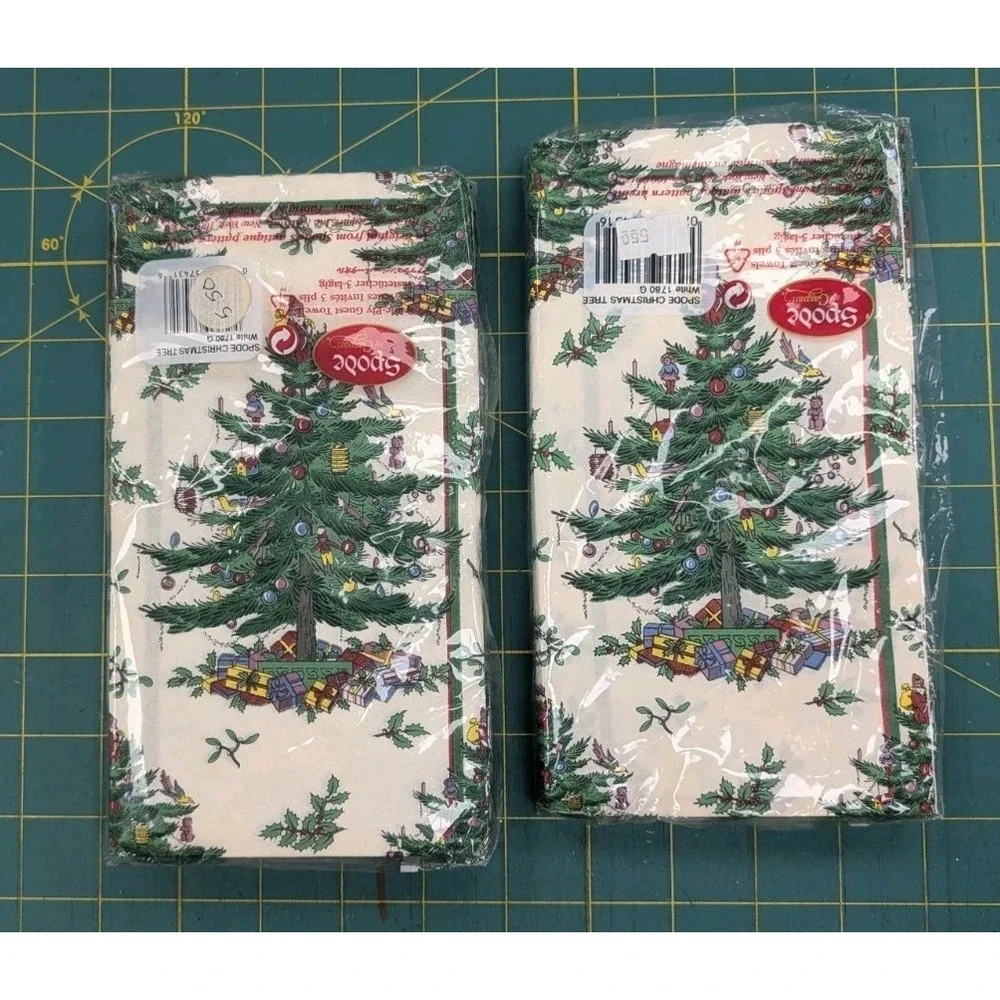 Spode Paper Guest Napkins Towels 3 Ply 15 Towelettes each 2 Packages Christmas